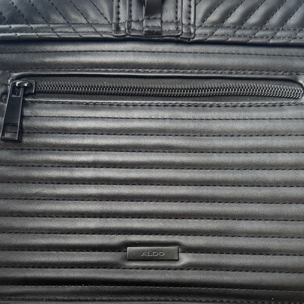 Aldo Elegant Black Chain Crossbody Bag - Picture 5 of 12